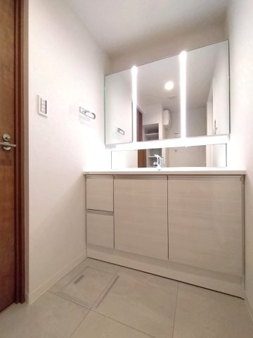 プレヴィオ橋本の独立洗面台|独立洗面台で身支度をすべて済ませてしまいましょう