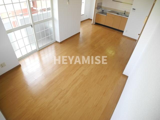 サンヒルズ弐番館の居間・リビング