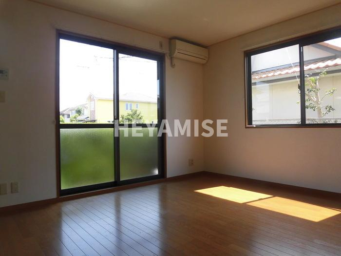 ミレニアム2000 B棟の居間・リビング