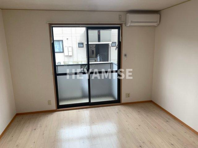 ミレニアムスクウェアA棟の居間・リビング|※室内画像は別号室のもの