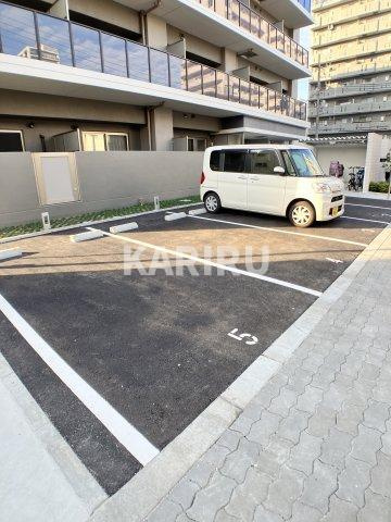 プラウディア今里の駐車場