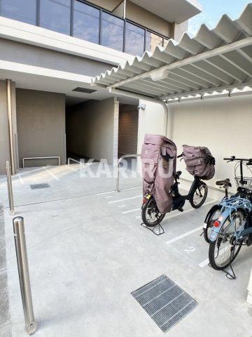 プラウディア今里の駐車場