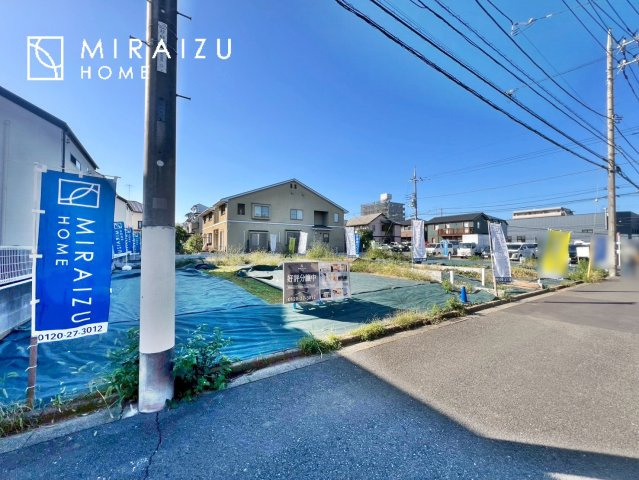 【外観】 | 運転が不安な方も安心な前面道路、きちんと幅員のある道路は女性にも安心です。整備されている道路は気持ちも良いですね♪
