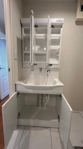 サンコーポ川口の洗面所|広い洗面スペース