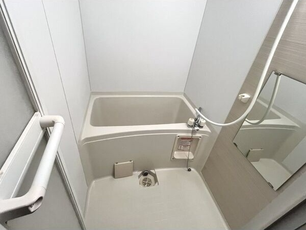 アイビス白壁の浴室