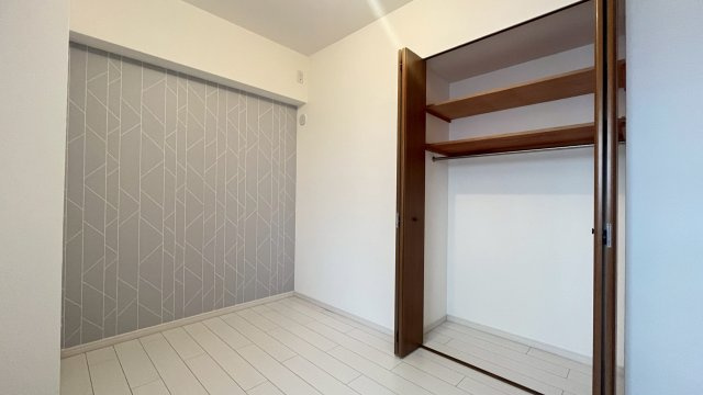 ◆室内リフォーム済み◆近鉄伏見駅徒歩６分◆南東角住戸４LDK◆ファミールハイツ京都伏見ステージ２の洋室|洋室クローゼット