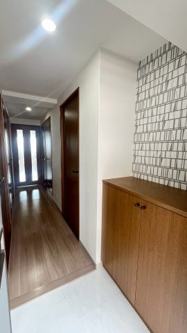 ◆室内リフォーム済み◆近鉄伏見駅徒歩６分◆南東角住戸４LDK◆ファミールハイツ京都伏見ステージ２の玄関|玄関