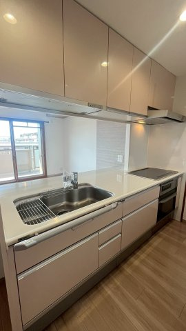 ◆室内リフォーム済み◆近鉄伏見駅徒歩６分◆南東角住戸４LDK◆ファミールハイツ京都伏見ステージ２のキッチン|キッチン