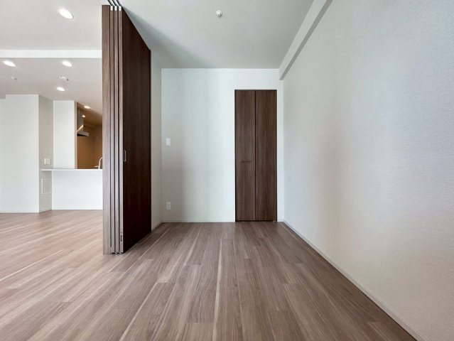 エスリード箕面船場阪大前の洋室