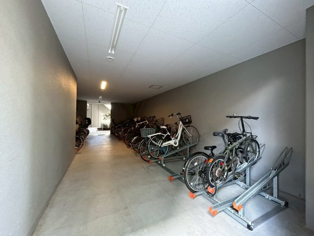 エスリード箕面船場阪大前のロビー