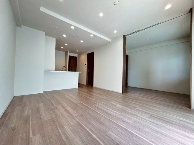 エスリード箕面船場阪大前の居間・リビング