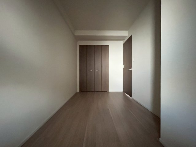 エスリード箕面船場阪大前の洋室