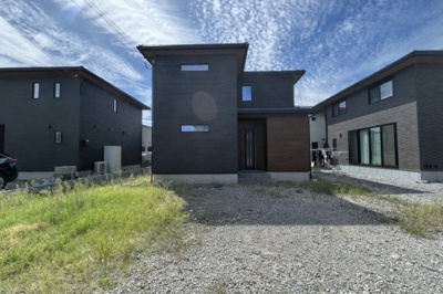 【外観】 | 近江八幡市若宮町 | 資料には掲載していない情報が現地にはたくさんあります。
是非一度、現地をご確認ください。
