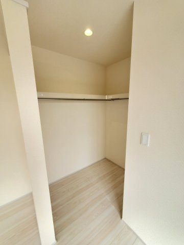 三郷市　早稲田7丁目　新築戸建　全1棟の収納|ウォークインクローゼットを完備。お荷物が多い方でも安心のスペースです