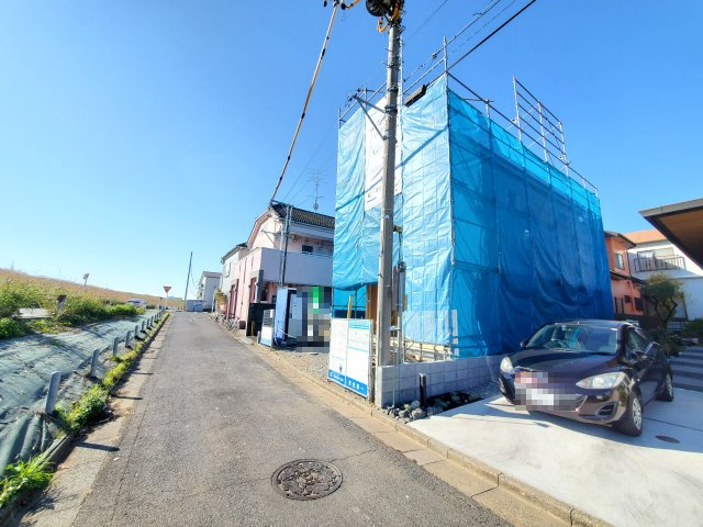 三郷市　早稲田7丁目　新築戸建　全1棟の前面道路含む現地写真|前面道路含む現地写真です