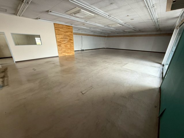 蒲郡市八百富町3丁目　貸店舗の内装