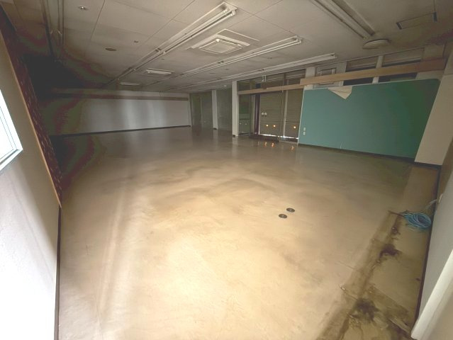 蒲郡市八百富町3丁目　貸店舗の内装