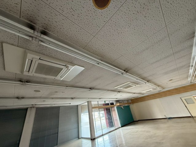 蒲郡市八百富町3丁目　貸店舗の内装