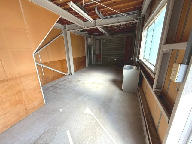 蒲郡市八百富町3丁目　貸店舗の内装