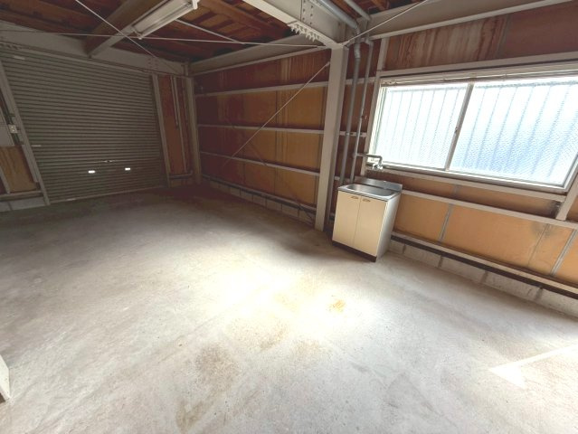 蒲郡市八百富町3丁目　貸店舗の内装