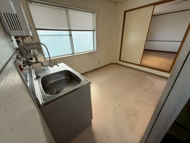 蒲郡市八百富町3丁目　貸店舗の内装