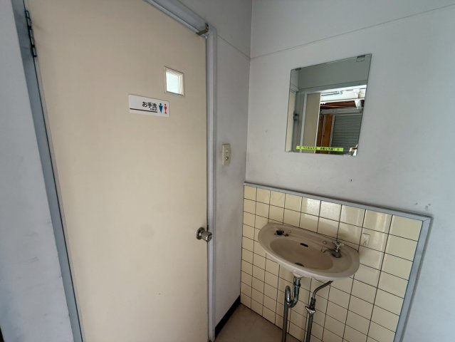 蒲郡市八百富町3丁目　貸店舗の洗面所