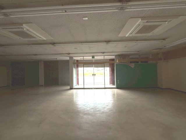 蒲郡市八百富町3丁目　貸店舗の内装