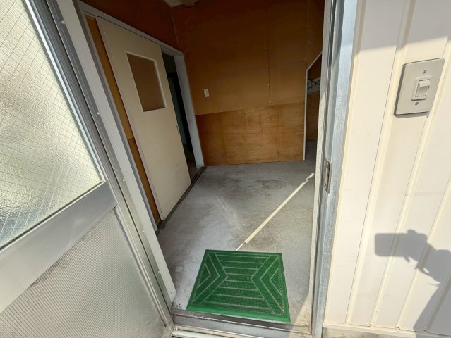 蒲郡市八百富町3丁目　貸店舗の内装