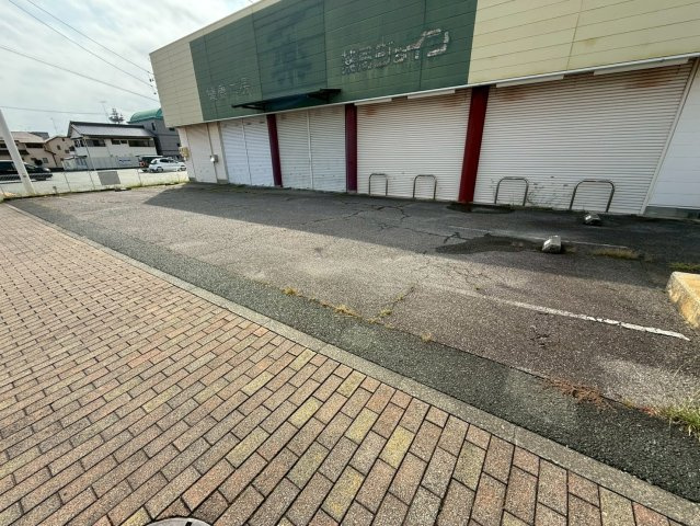 蒲郡市八百富町3丁目　貸店舗の外観
