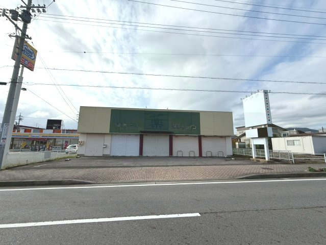 蒲郡市八百富町3丁目　貸店舗の外観