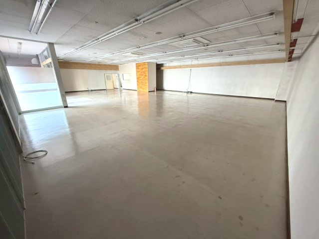 蒲郡市八百富町3丁目　貸店舗の内装