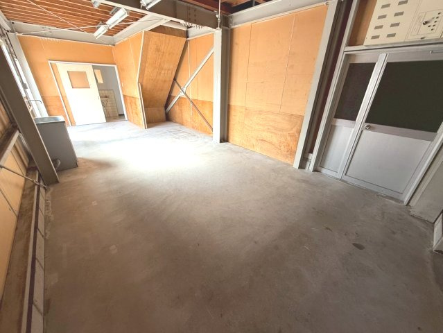 蒲郡市八百富町3丁目　貸店舗の内装