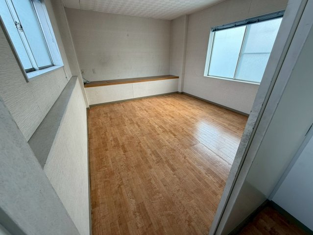 蒲郡市八百富町3丁目　貸店舗の内装