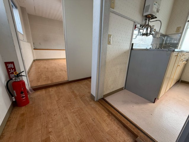 蒲郡市八百富町3丁目　貸店舗の内装