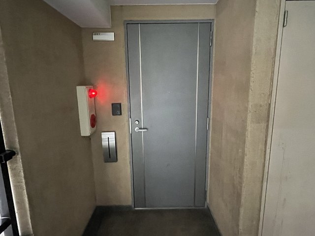 大阪市中央区上町１丁目の事務所のエントランス