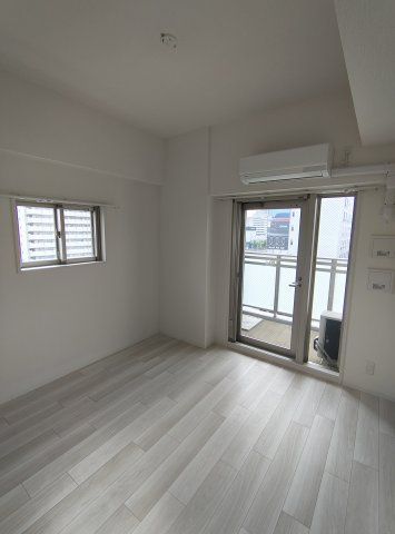 プロヴィスタ神戸三宮EASTの居間・リビング