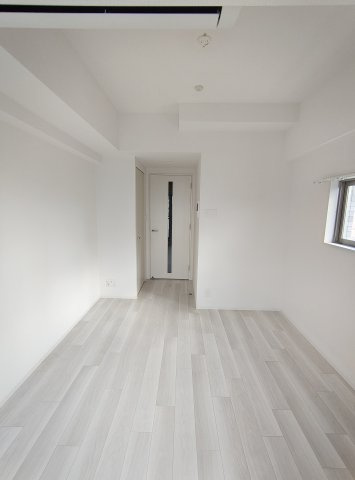 プロヴィスタ神戸三宮EASTの居間・リビング