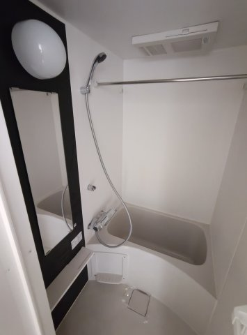 プロヴィスタ神戸三宮EASTの浴室