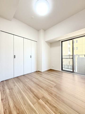 ウィスティリアE-oneの洋室|全居室フローリング！畳の色褪せの心配がありません！
