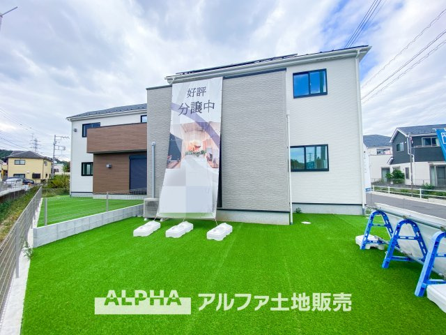 ヒノシモグサの外観|【outward appearance】
◆外観◆外壁のサイディングは軽量化で高い耐震性を発揮、加えて外壁に付着した汚れを雨でクリーニング。防汚でお手入れいらずで大変重宝します。