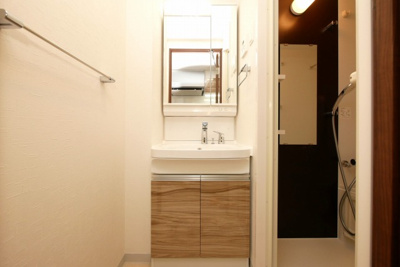 【独立洗面台】 | フォーリアライズ大正ノーブル | 使いやすい独立洗面台です