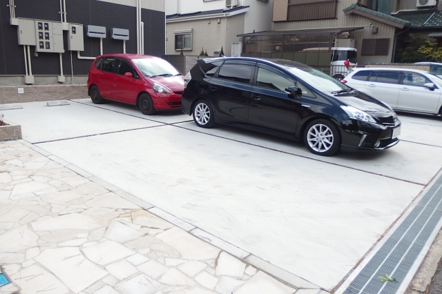 TUINの駐車場
