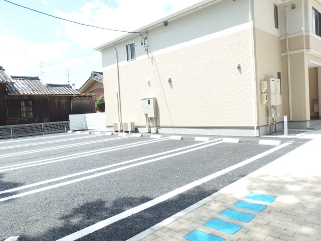 グランドデュークの駐車場