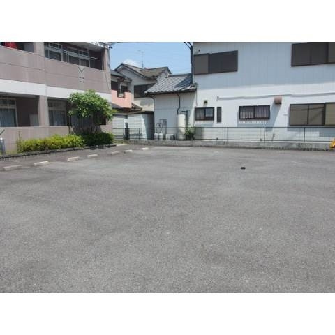 サニーパレス北野Ａの駐車場