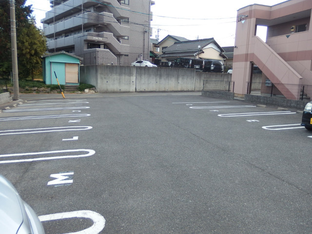 アーバンきぶねの駐車場