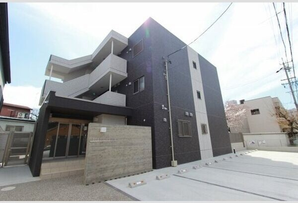 Bel　Fiore(ベル・フィオーレ)千種の外観