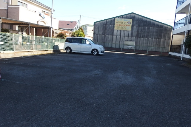 コーポ喜の駐車場