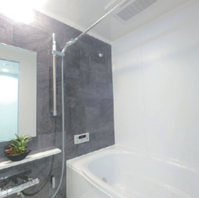 コスモ志木の浴室|グレーパネルがおしゃれな浴室
