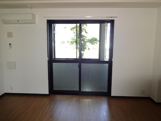 プランドールⅢ（上里）の居間・リビング