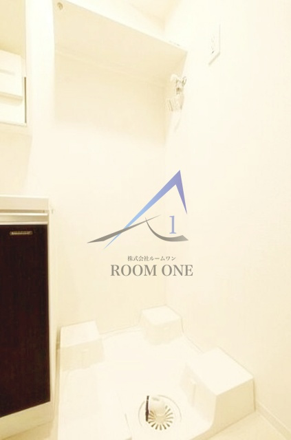 ラフィスタ新小岩Ⅲの設備|洗濯機置き場です。